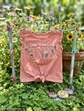 5/$100 One Amazing Sister Pink Tie-Front Kids Top 🌸